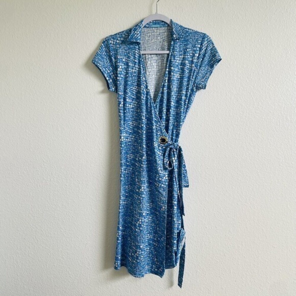 J. McLaughlin Silk Wrap Dress Womens Size XS Blue Printed Collared Knee Length